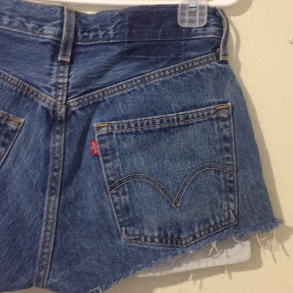 LEVIS DENIM SHORTS w/golden studs  w29L30 - Picture 7 of 16